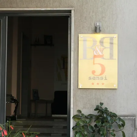 5 Sensi Affittacamere 3*