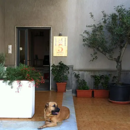 5 Sensi Guest house Belpasso